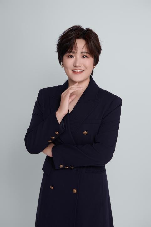书院辅导员龙芝如